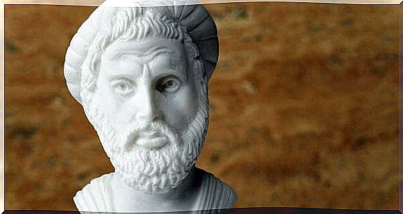 Sculpture of pythagoras.