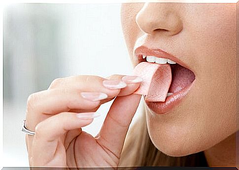 Chewing gum can be distracting