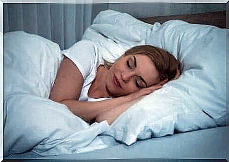 A woman who has a good night's sleep